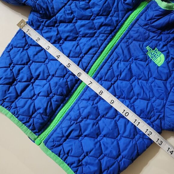 The North Face Infant Reversible Monster Blue Perrito Puffer Jacket - Picture 5 of 16